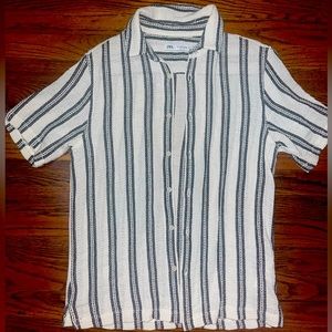 Zara Short Sleeve Button-Up Collard Shirt.